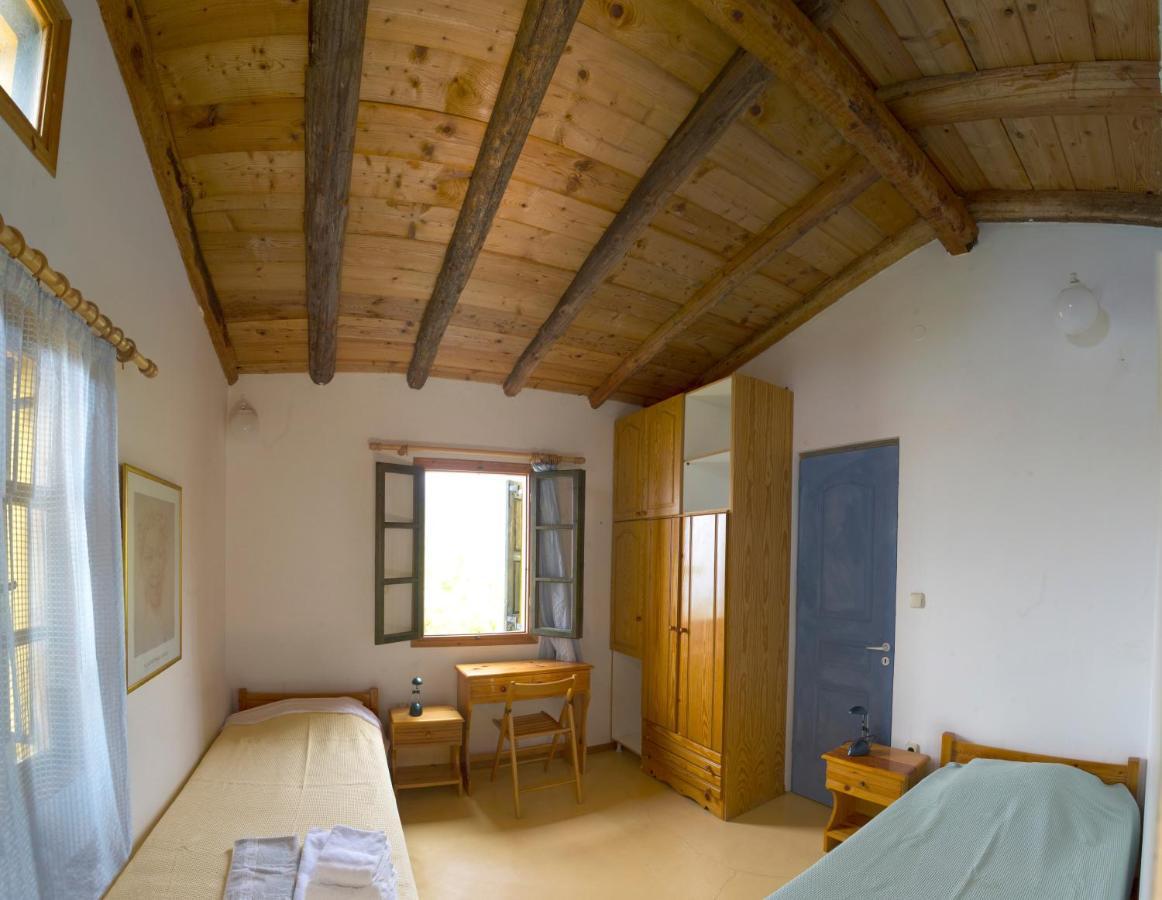 Ikarian Centre - Accommodation & Mountain Hiking Евдилос Екстериор снимка