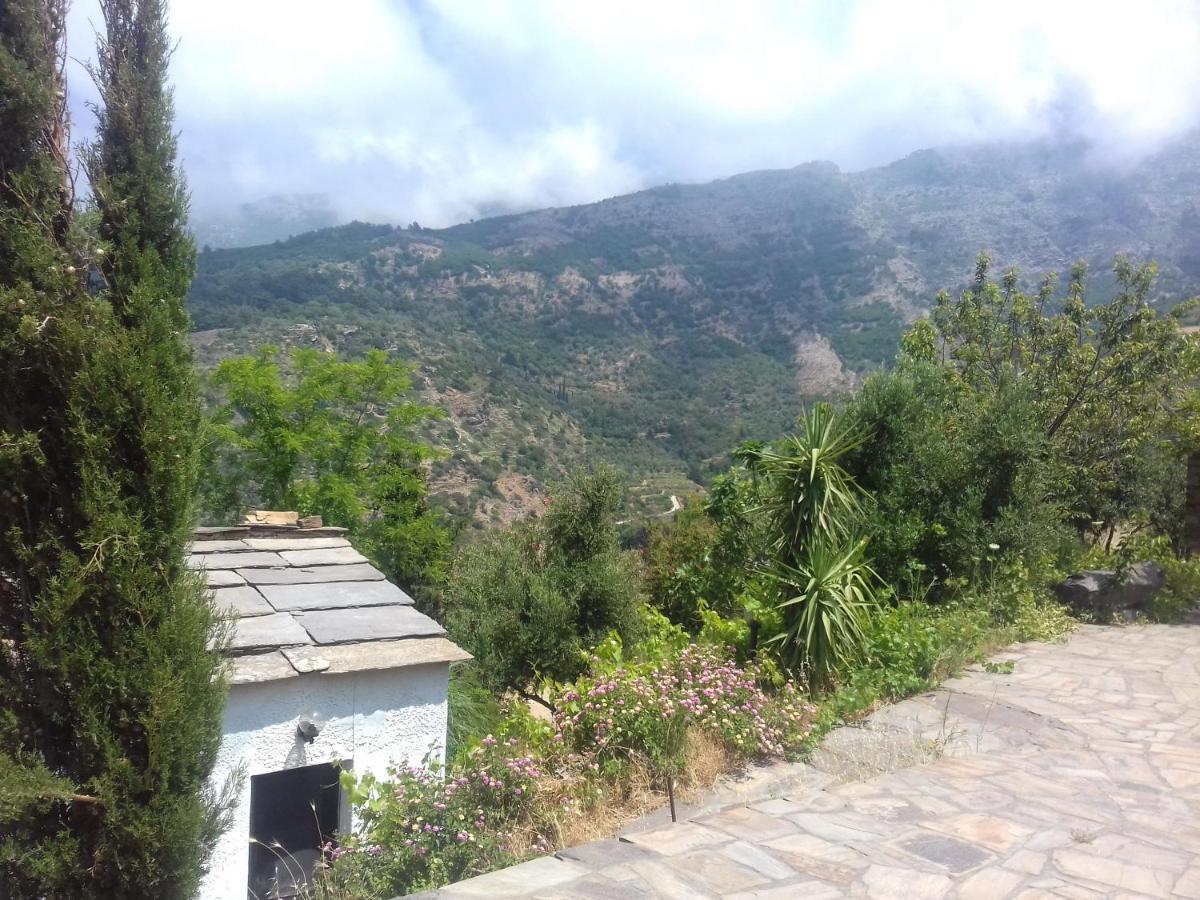 Ikarian Centre - Accommodation & Mountain Hiking Евдилос Екстериор снимка